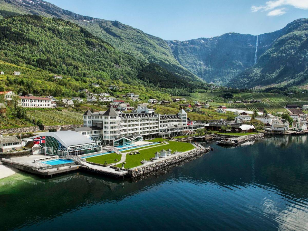 Hotel Ullensvang Лофтхус Екстериор снимка