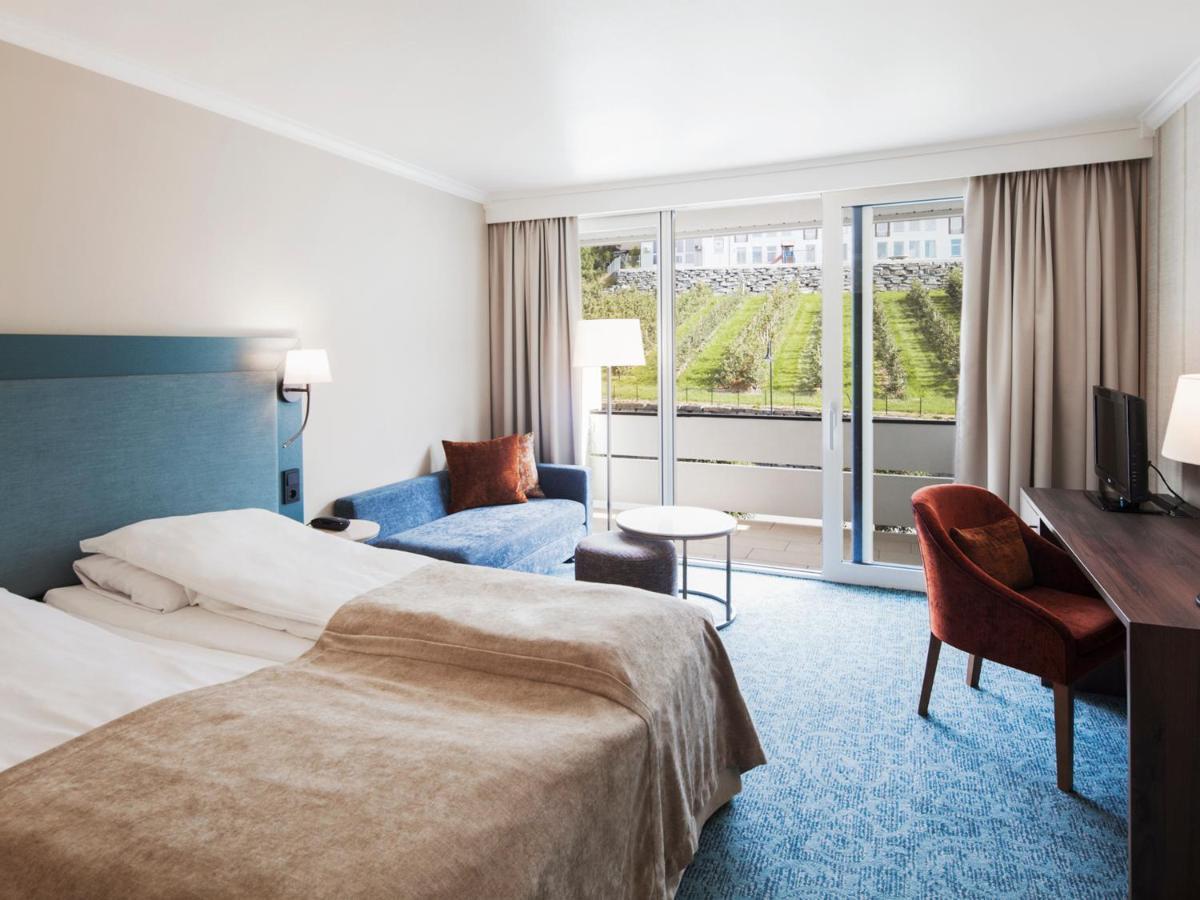 Hotel Ullensvang Лофтхус Екстериор снимка
