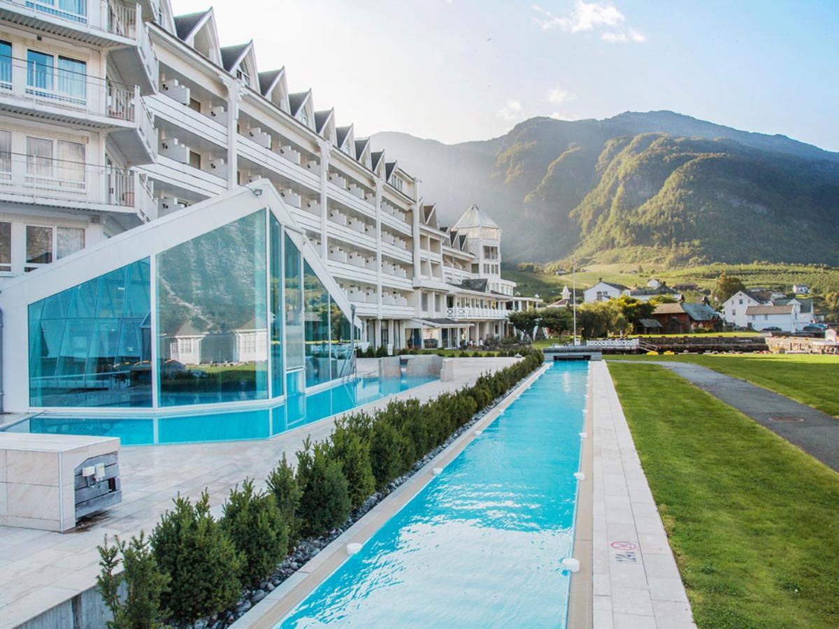 Hotel Ullensvang Лофтхус Екстериор снимка