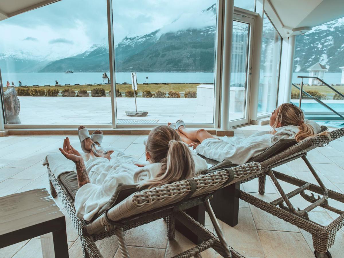 Hotel Ullensvang Лофтхус Екстериор снимка