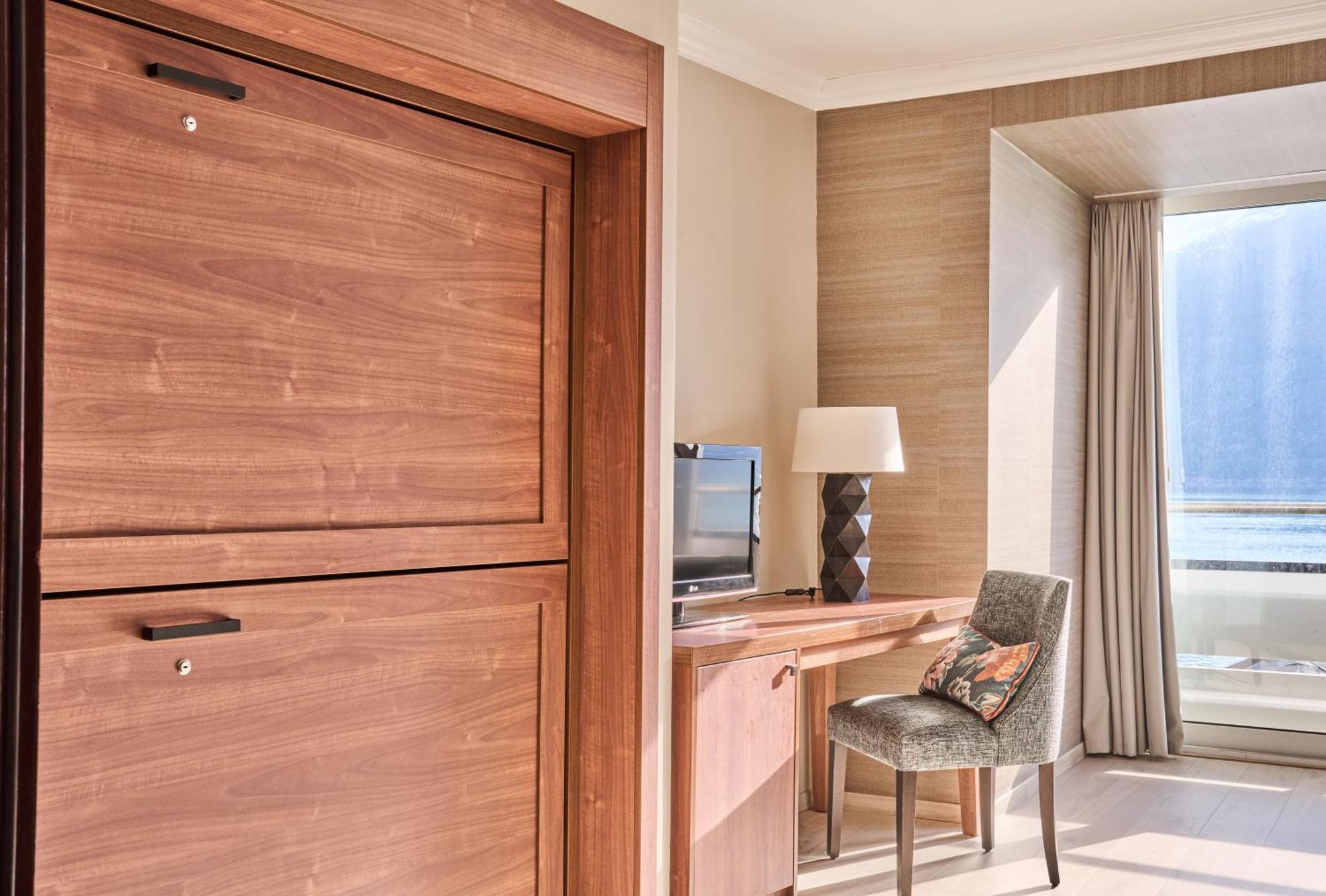 Hotel Ullensvang Лофтхус Екстериор снимка